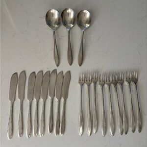 Nobility Plate 4 Crown Silverware Reverie 20 pc Cocktail Fork Butter Knife Spoon